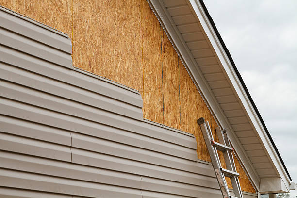 24/7 Emergency Siding Contractor experts in Norwood, MA